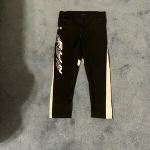 Womens under armour running capris size small